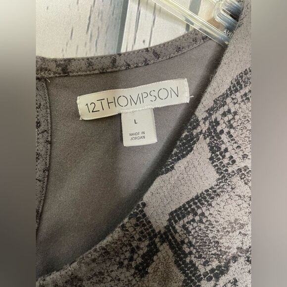 12 Thompson Sleeveless Jumpsuit Python L - Picture 5 of 8